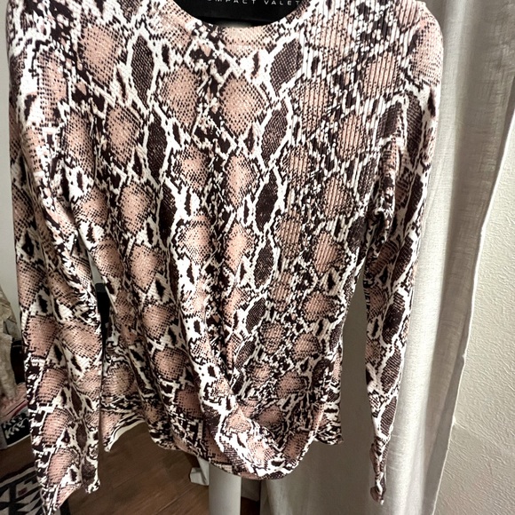 Est. 1946; Small; Snakeskin, pink, brown; long sleeve sweater; ribbed detail. - Picture 2 of 3